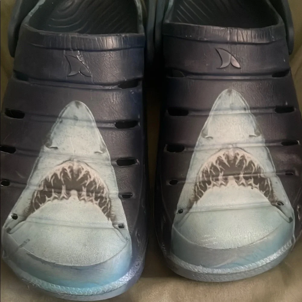 #92 Men’s Shark Week Clogs - Picture 2 of 3